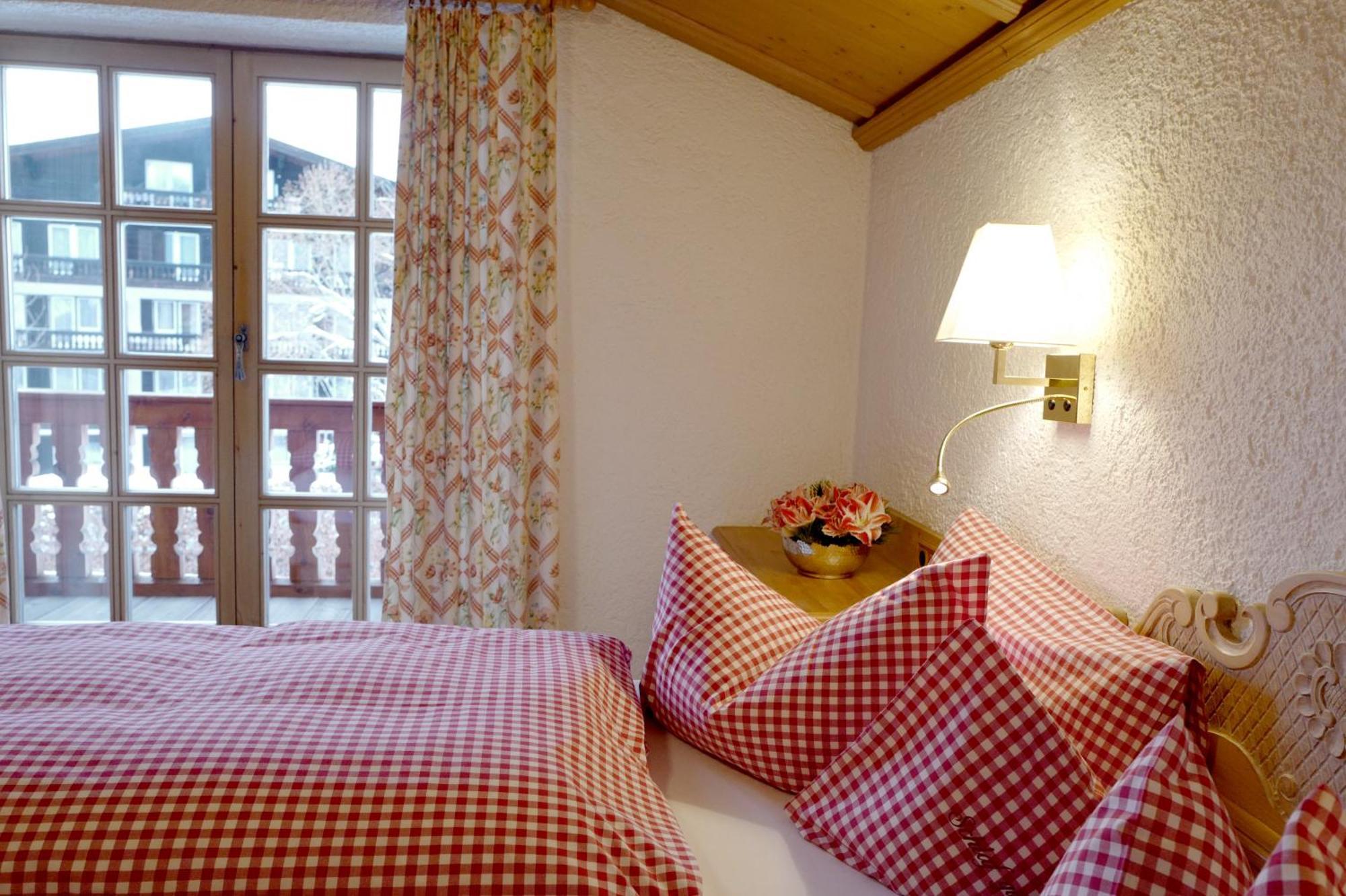 Hotel Maier Zum Kirschner Rotta エクステリア 写真
